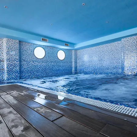 Luxury Ii Apartment